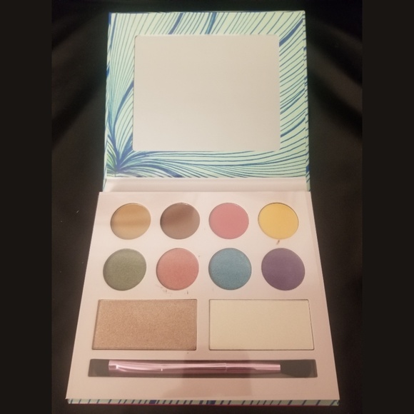 Laura Sanchez "MOODS" Palette - Picture 3 of 4